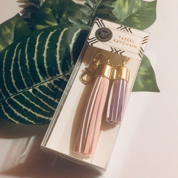 Modern Expressions Accessories - Modern Expression purse tassel keychain
